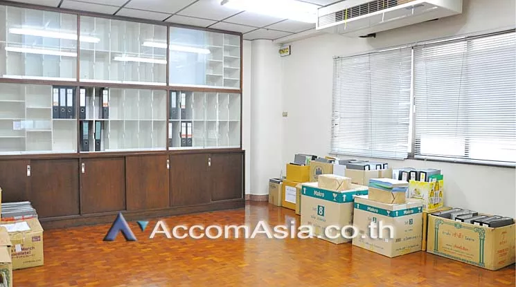  1  Office Space For Rent in Ratchadaphisek ,Bangkok MRT Sutthisan AA14497